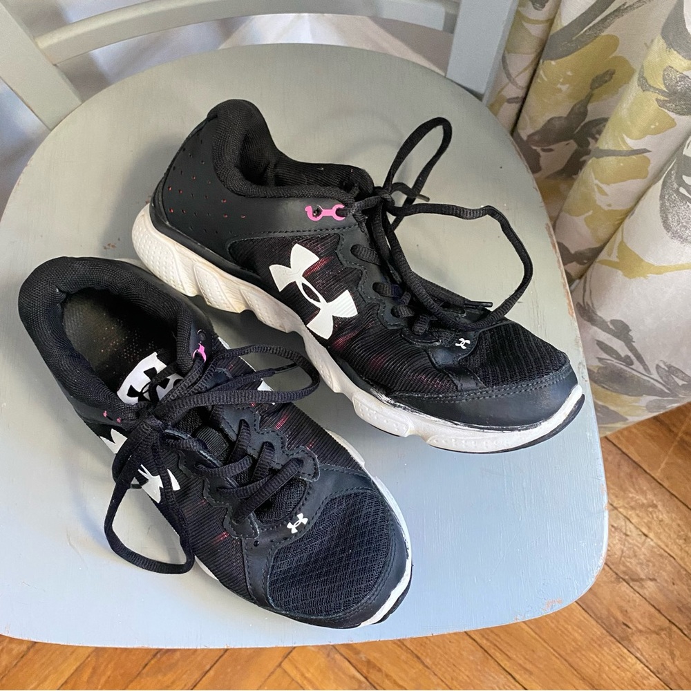 Under Armour Assert 6 Running Sneaker Size 8 - image 1